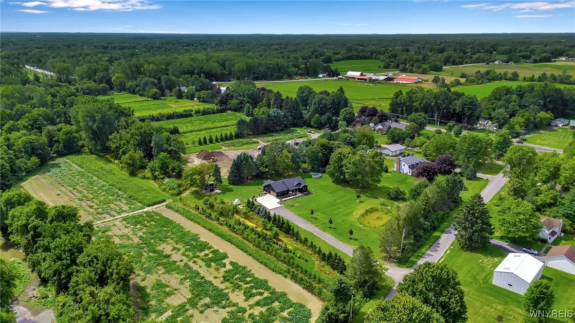 9268 Foote Road, Royalton, New York 14001, Royalton, New York 14001, 3 Bedrooms Bedrooms, 9 Rooms Rooms,2 BathroomsBathrooms,Residential,For Sale,9268 Foote Road, Royalton, New York 14001,0,B1634365