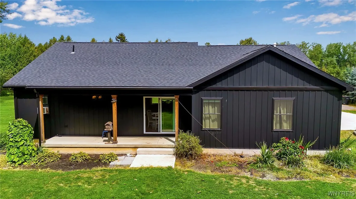 9268 Foote Road, Royalton, New York 14001, Royalton, New York 14001, 3 Bedrooms Bedrooms, 9 Rooms Rooms,2 BathroomsBathrooms,Residential,For Sale,9268 Foote Road, Royalton, New York 14001,0,B1634365