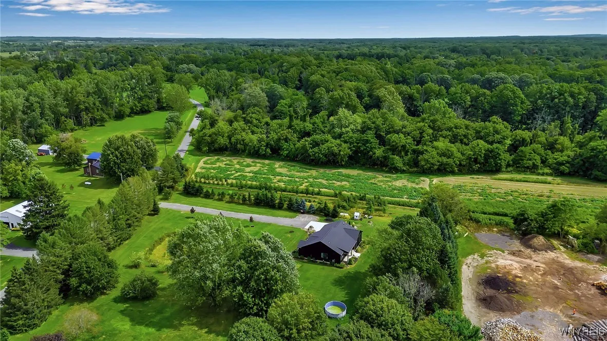 9268 Foote Road, Royalton, New York 14001, Royalton, New York 14001, 3 Bedrooms Bedrooms, 9 Rooms Rooms,2 BathroomsBathrooms,Residential,For Sale,9268 Foote Road, Royalton, New York 14001,0,B1634365