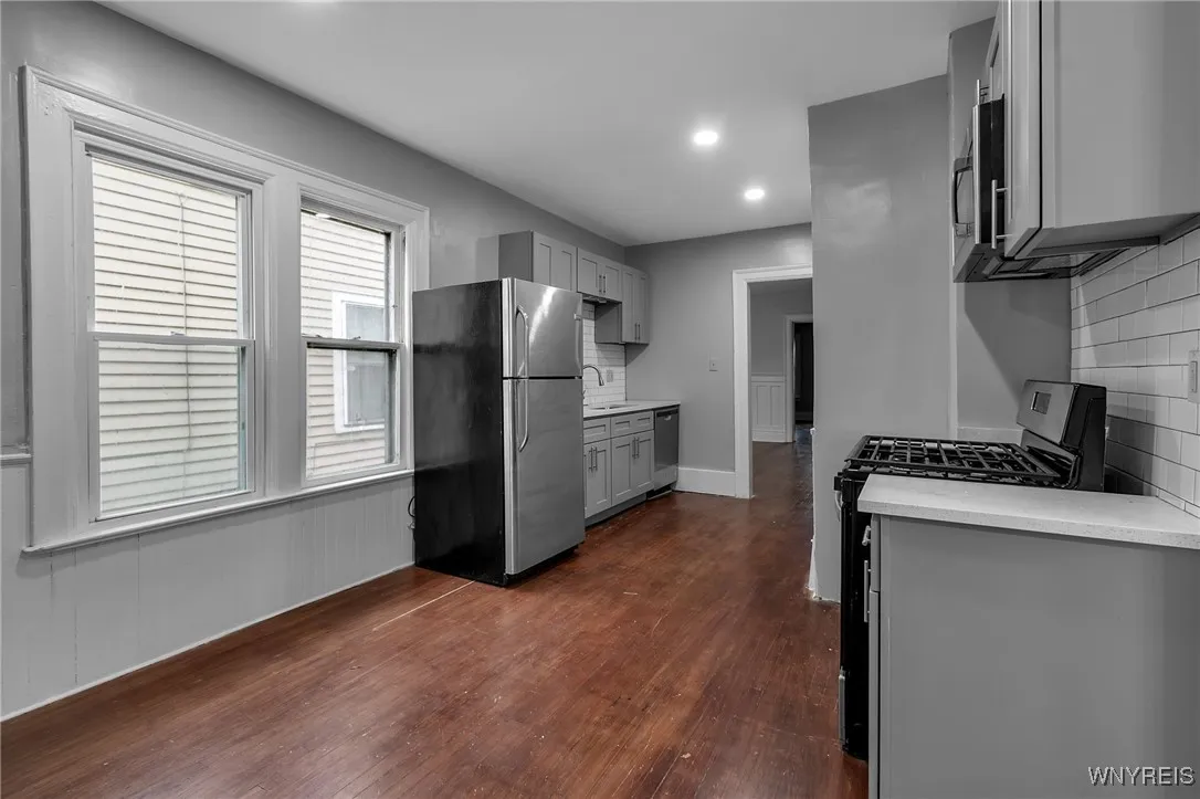 481 7th Street, Buffalo, New York 14201, Buffalo, New York 14201, 10 Bedrooms Bedrooms, ,4 BathroomsBathrooms,Residential,For Sale,481 7th Street, Buffalo, New York 14201,0,B1634326