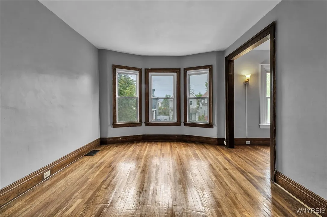 481 7th Street, Buffalo, New York 14201, Buffalo, New York 14201, 10 Bedrooms Bedrooms, ,4 BathroomsBathrooms,Residential,For Sale,481 7th Street, Buffalo, New York 14201,0,B1634326