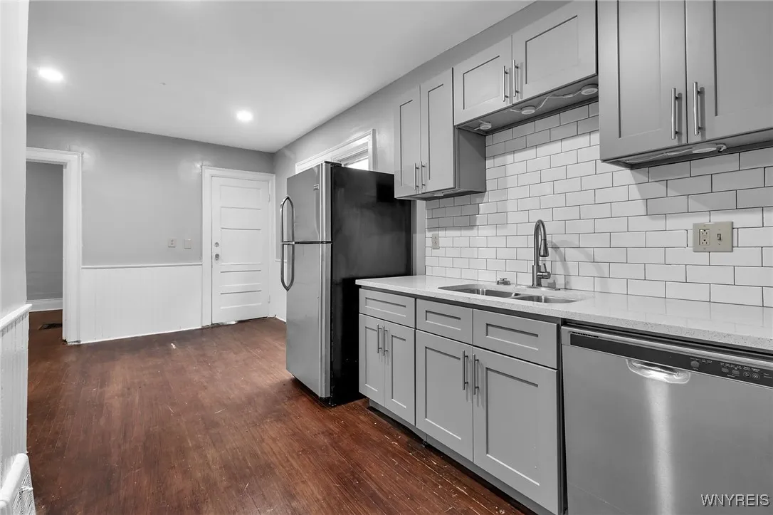 481 7th Street, Buffalo, New York 14201, Buffalo, New York 14201, 10 Bedrooms Bedrooms, ,4 BathroomsBathrooms,Residential,For Sale,481 7th Street, Buffalo, New York 14201,0,B1634326