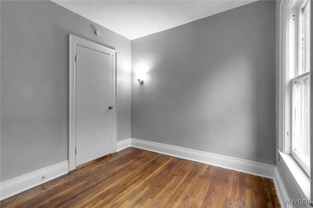 481 7th Street, Buffalo, New York 14201, Buffalo, New York 14201, 10 Bedrooms Bedrooms, ,4 BathroomsBathrooms,Residential,For Sale,481 7th Street, Buffalo, New York 14201,0,B1634326