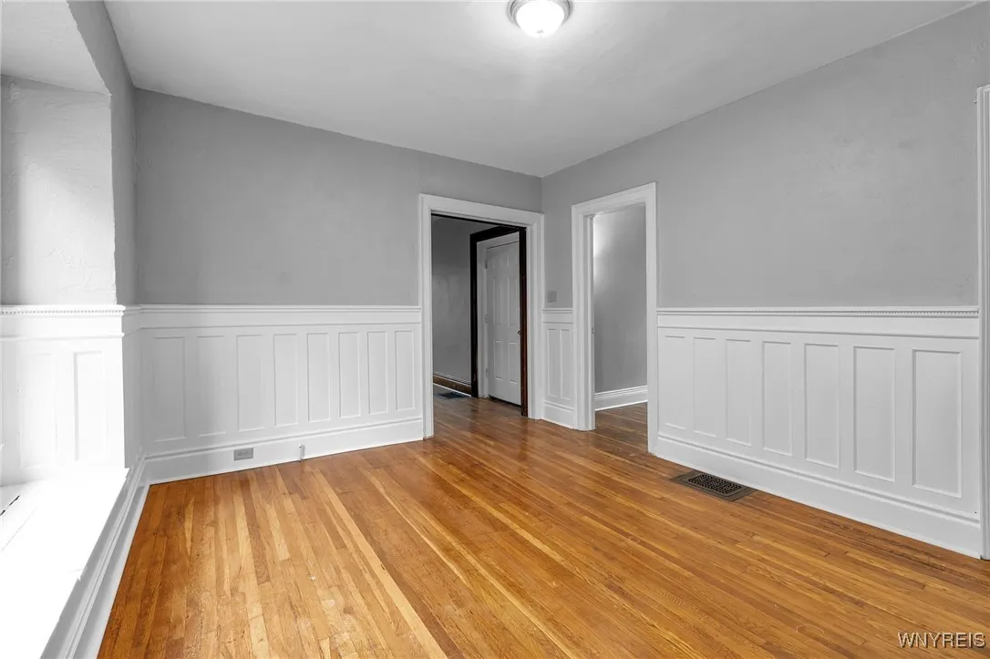 481 7th Street, Buffalo, New York 14201, Buffalo, New York 14201, 10 Bedrooms Bedrooms, ,4 BathroomsBathrooms,Residential,For Sale,481 7th Street, Buffalo, New York 14201,0,B1634326
