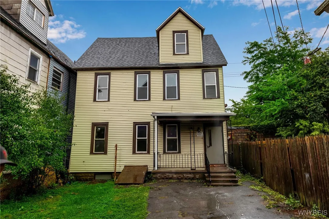 481 7th Street, Buffalo, New York 14201, Buffalo, New York 14201, 10 Bedrooms Bedrooms, ,4 BathroomsBathrooms,Residential,For Sale,481 7th Street, Buffalo, New York 14201,0,B1634326