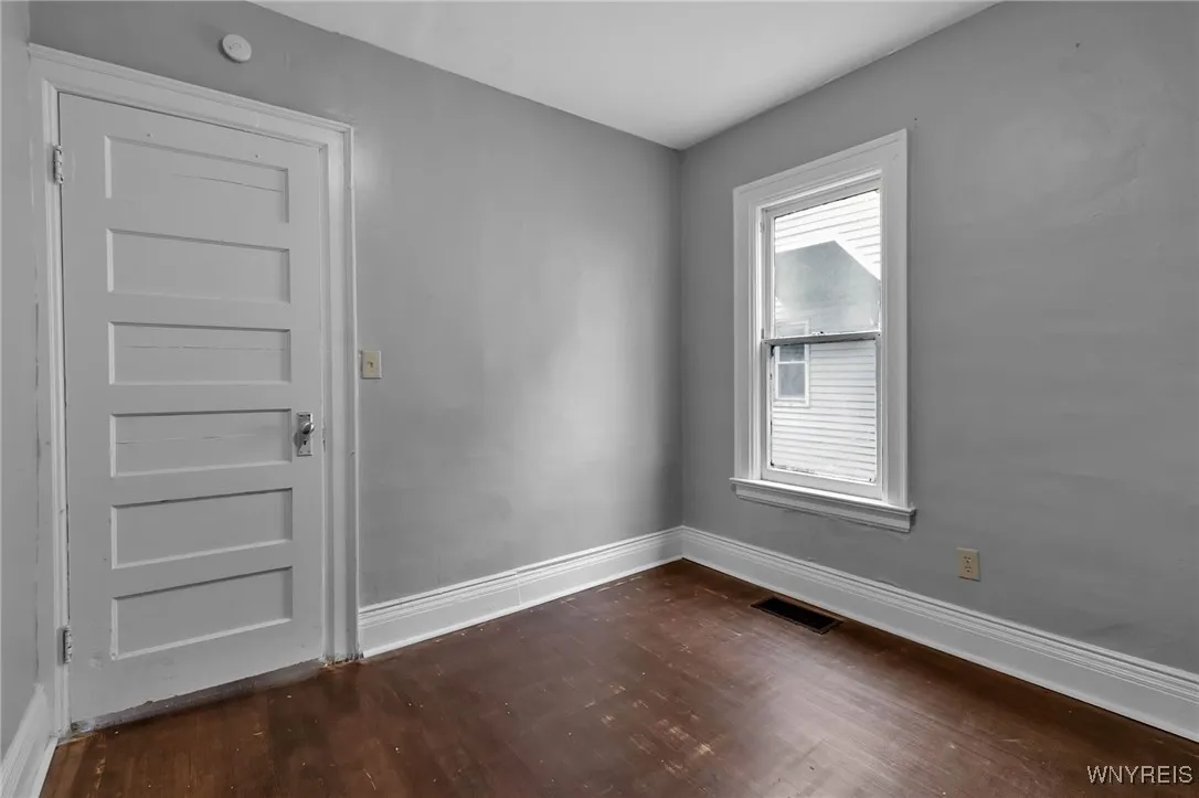 481 7th Street, Buffalo, New York 14201, Buffalo, New York 14201, 10 Bedrooms Bedrooms, ,4 BathroomsBathrooms,Residential,For Sale,481 7th Street, Buffalo, New York 14201,0,B1634326