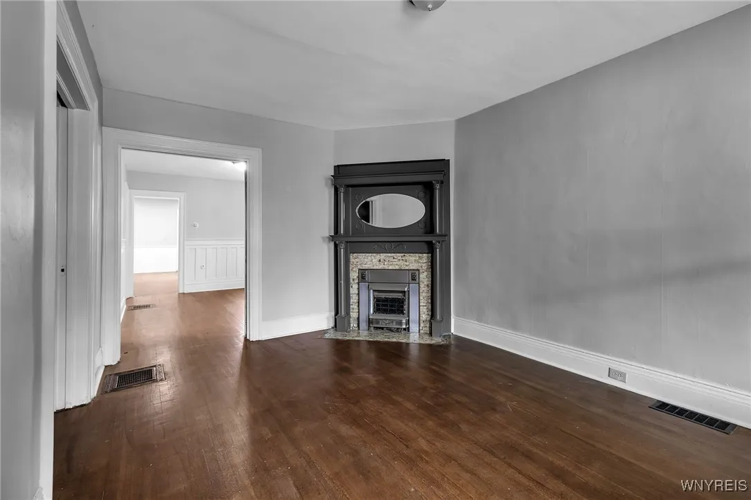 481 7th Street, Buffalo, New York 14201, Buffalo, New York 14201, 10 Bedrooms Bedrooms, ,4 BathroomsBathrooms,Residential,For Sale,481 7th Street, Buffalo, New York 14201,0,B1634326