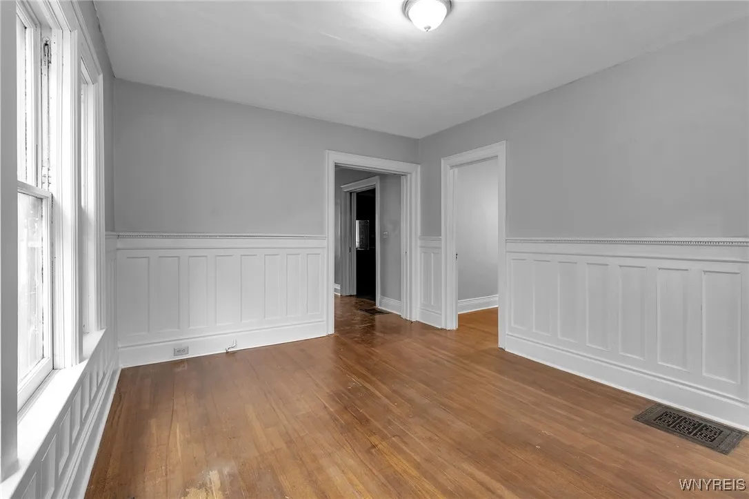 481 7th Street, Buffalo, New York 14201, Buffalo, New York 14201, 10 Bedrooms Bedrooms, ,4 BathroomsBathrooms,Residential,For Sale,481 7th Street, Buffalo, New York 14201,0,B1634326