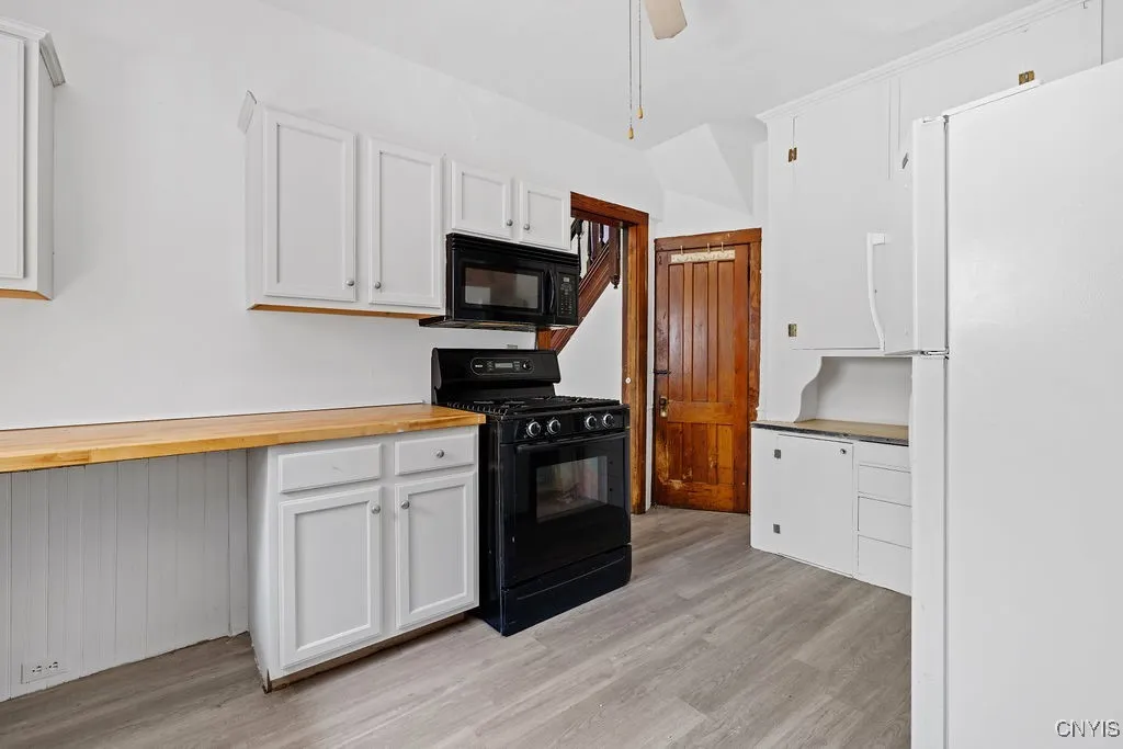 12 Orchard Avenue, Auburn, New York 13021, Auburn, New York 13021, 3 Bedrooms Bedrooms, 7 Rooms Rooms,1 BathroomBathrooms,Residential,For Sale,12 Orchard Avenue, Auburn, New York 13021,0,S1633039
