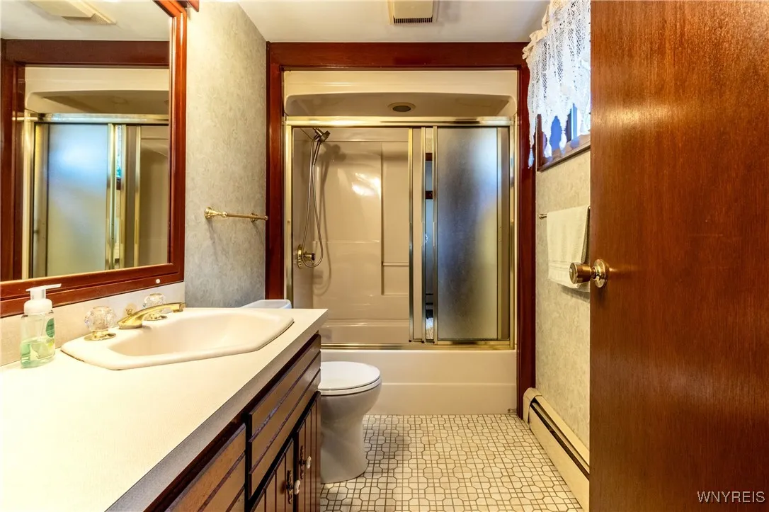 1187 Sandridge Road, Alden, New York 14004, Alden, New York 14004, 4 Bedrooms Bedrooms, 9 Rooms Rooms,1 BathroomBathrooms,Residential,For Sale,1187 Sandridge Road, Alden, New York 14004,0,B1633093