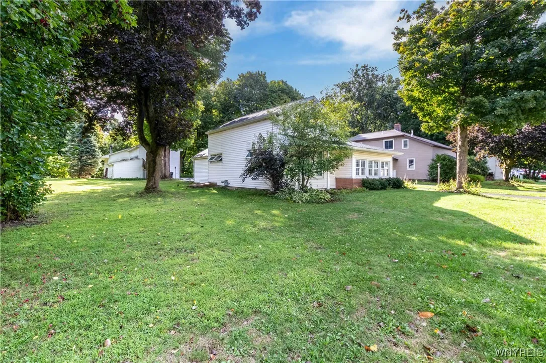 1187 Sandridge Road, Alden, New York 14004, Alden, New York 14004, 4 Bedrooms Bedrooms, 9 Rooms Rooms,1 BathroomBathrooms,Residential,For Sale,1187 Sandridge Road, Alden, New York 14004,0,B1633093