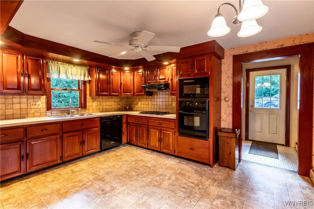 1187 Sandridge Road, Alden, New York 14004, Alden, New York 14004, 4 Bedrooms Bedrooms, 9 Rooms Rooms,1 BathroomBathrooms,Residential,For Sale,1187 Sandridge Road, Alden, New York 14004,0,B1633093