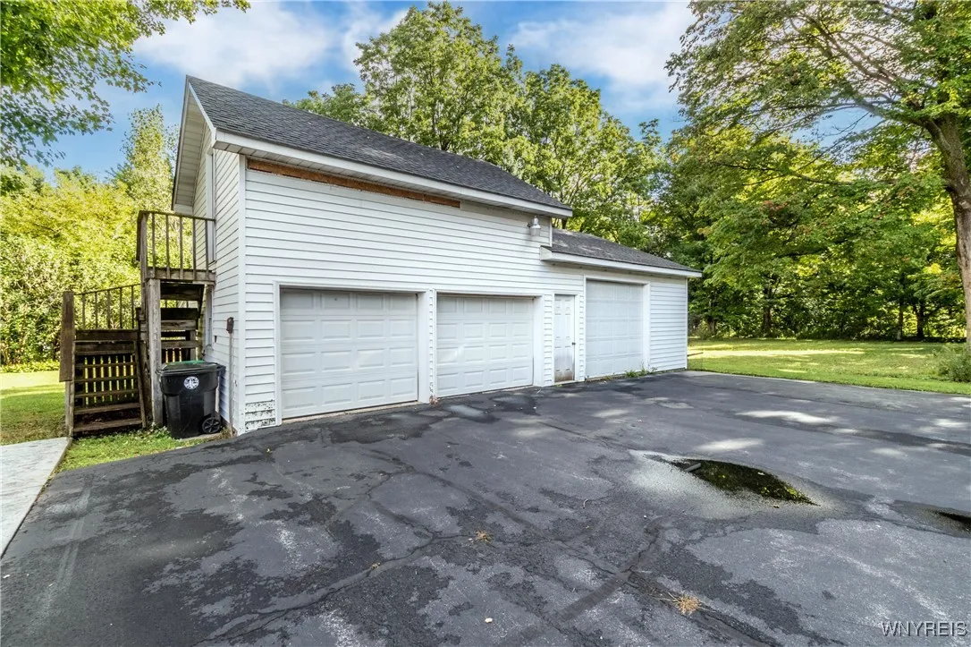 1187 Sandridge Road, Alden, New York 14004, Alden, New York 14004, 4 Bedrooms Bedrooms, 9 Rooms Rooms,1 BathroomBathrooms,Residential,For Sale,1187 Sandridge Road, Alden, New York 14004,0,B1633093