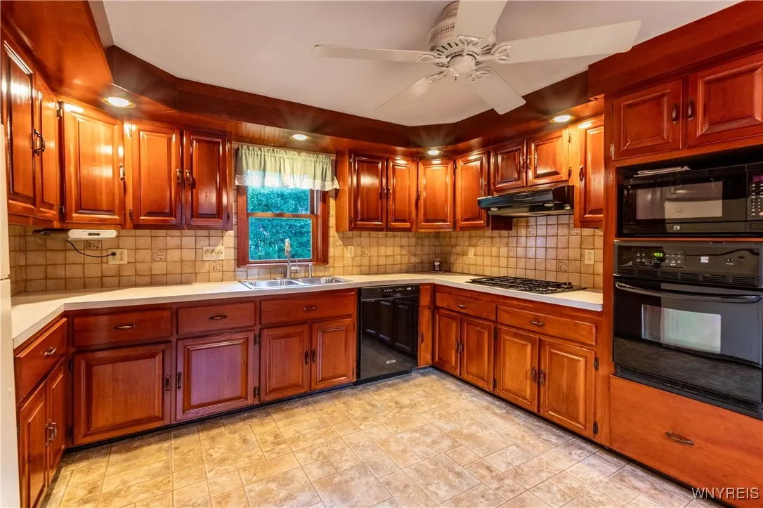 1187 Sandridge Road, Alden, New York 14004, Alden, New York 14004, 4 Bedrooms Bedrooms, 9 Rooms Rooms,1 BathroomBathrooms,Residential,For Sale,1187 Sandridge Road, Alden, New York 14004,0,B1633093