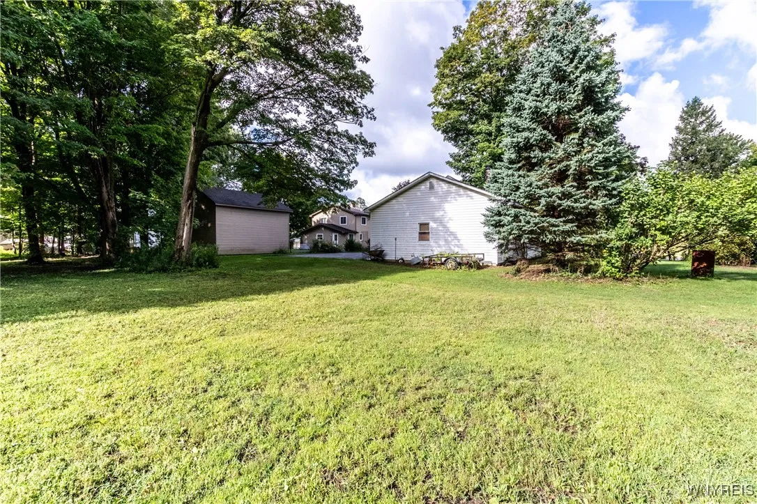 1187 Sandridge Road, Alden, New York 14004, Alden, New York 14004, 4 Bedrooms Bedrooms, 9 Rooms Rooms,1 BathroomBathrooms,Residential,For Sale,1187 Sandridge Road, Alden, New York 14004,0,B1633093