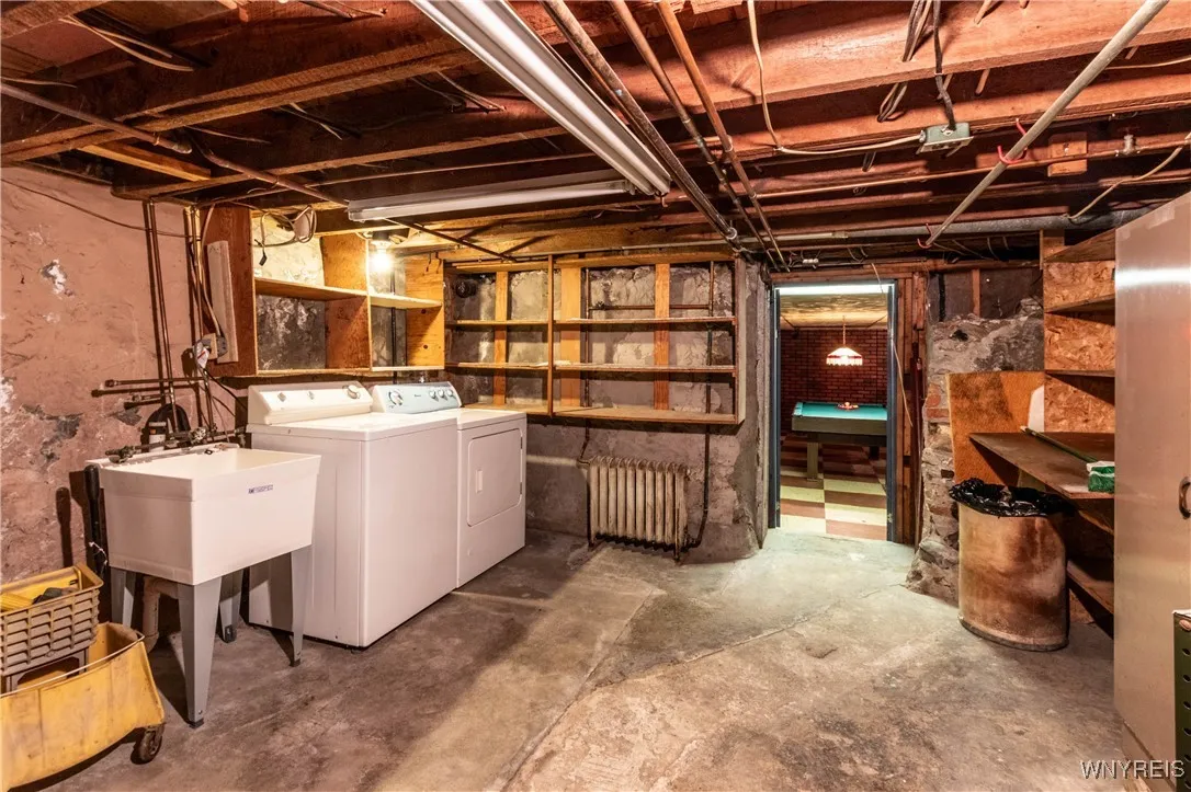 1187 Sandridge Road, Alden, New York 14004, Alden, New York 14004, 4 Bedrooms Bedrooms, 9 Rooms Rooms,1 BathroomBathrooms,Residential,For Sale,1187 Sandridge Road, Alden, New York 14004,0,B1633093