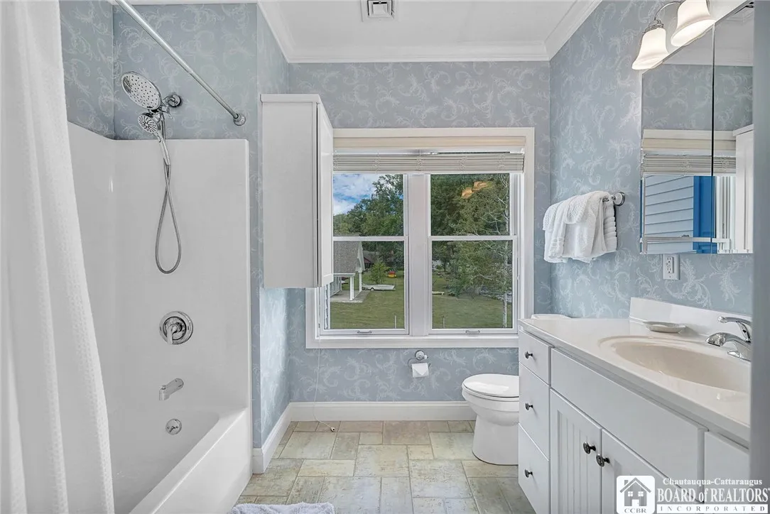 The private bath.