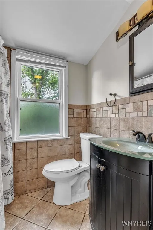2nd Floor Full Bathroom