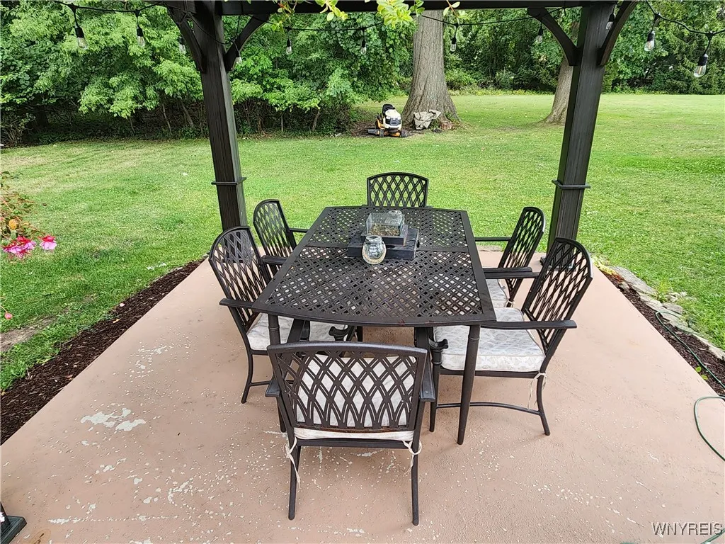 339 Daniel Drive, North Tonawanda, New York 14120, North Tonawanda, New York 14120, 3 Bedrooms Bedrooms, 8 Rooms Rooms,3 BathroomsBathrooms,Residential,For Sale,339 Daniel Drive, North Tonawanda, New York 14120,0,B1634494