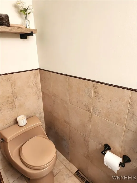 339 Daniel Drive, North Tonawanda, New York 14120, North Tonawanda, New York 14120, 3 Bedrooms Bedrooms, 8 Rooms Rooms,3 BathroomsBathrooms,Residential,For Sale,339 Daniel Drive, North Tonawanda, New York 14120,0,B1634494