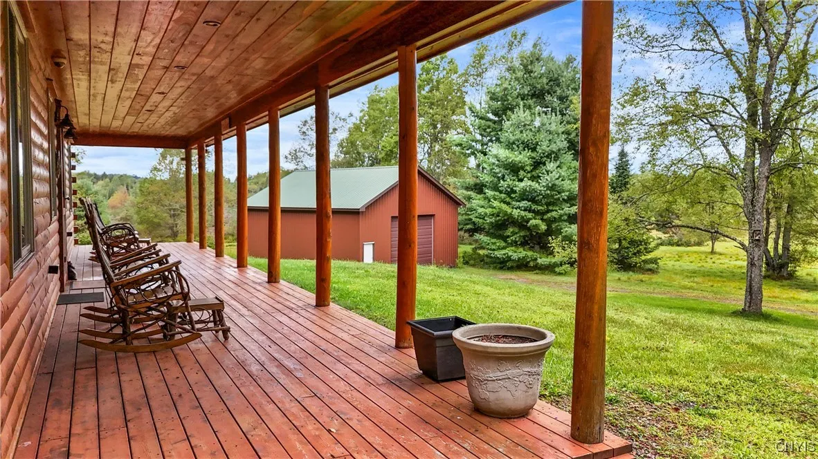 Side view porch