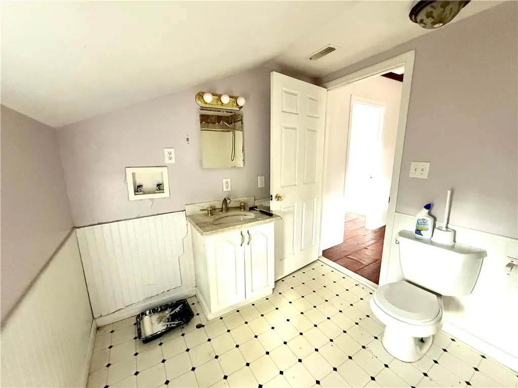 Apt2Up Bath
