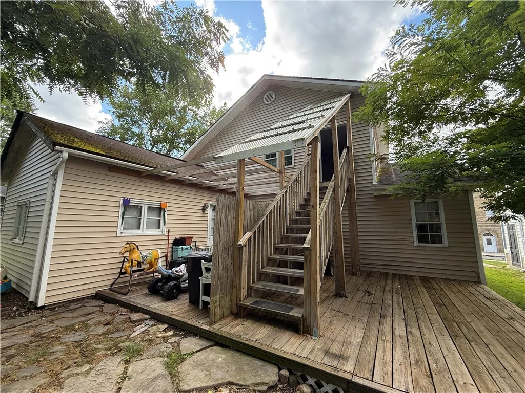 Back of duplex with 2 decks