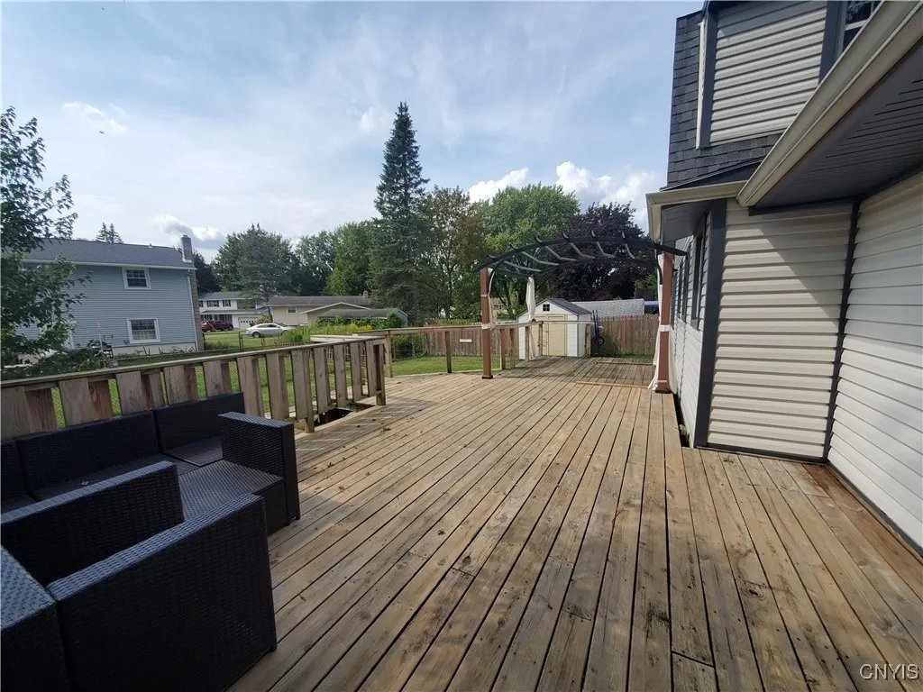 You\'ll appreciate the convenience of this well constructed, large deck