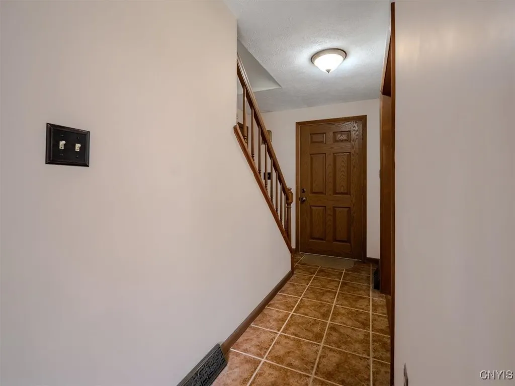 1263 Upp Lenox Avenue, Oneida, New York 13421, Oneida, New York 13421, 4 Bedrooms Bedrooms, 8 Rooms Rooms,1 BathroomBathrooms,Residential,For Sale,1263 Upp Lenox Avenue, Oneida, New York 13421,0,S1634028