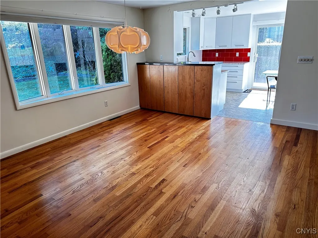 dining room looking in to kitchen