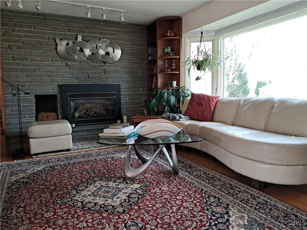 5 Elm Hill Way, Camillus, New York 13031, Camillus, New York 13031, 3 Bedrooms Bedrooms, 9 Rooms Rooms,2 BathroomsBathrooms,Residential,For Sale,5 Elm Hill Way, Camillus, New York 13031,0,S1634507