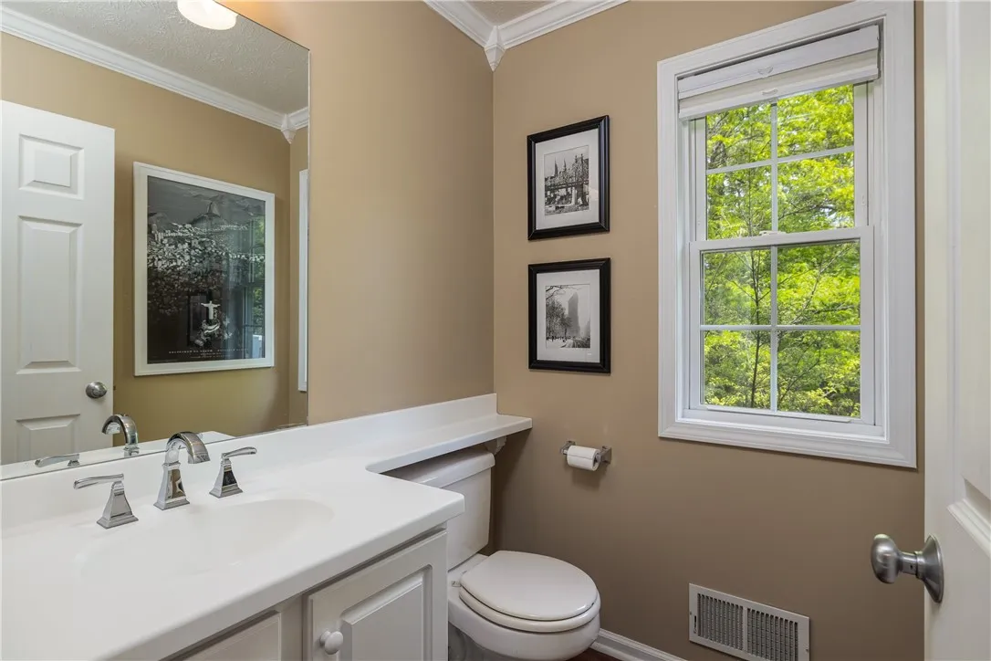 1108 Brick Landing Place, Webster, New York 14580, Webster, New York 14580, 3 Bedrooms Bedrooms, 7 Rooms Rooms,2 BathroomsBathrooms,Residential,For Sale,1108 Brick Landing Place, Webster, New York 14580,0,R1634466