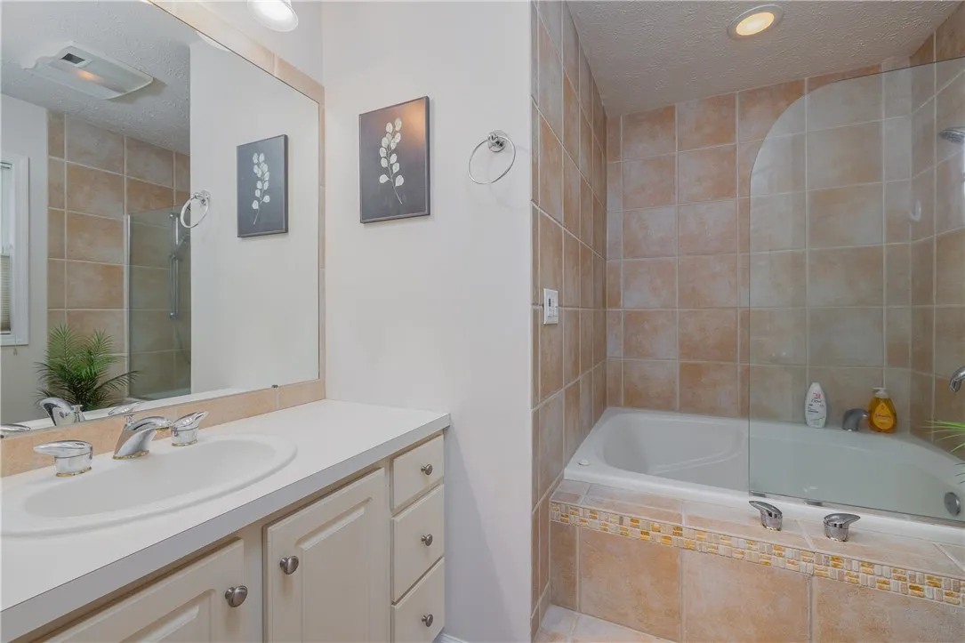 1108 Brick Landing Place, Webster, New York 14580, Webster, New York 14580, 3 Bedrooms Bedrooms, 7 Rooms Rooms,2 BathroomsBathrooms,Residential,For Sale,1108 Brick Landing Place, Webster, New York 14580,0,R1634466