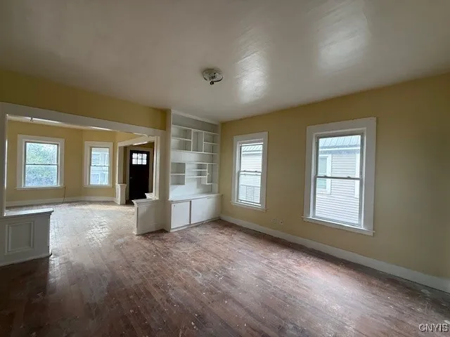 1577 Seymour Avenue, Utica, New York 13501, Utica, New York 13501, 6 Bedrooms Bedrooms, ,2 BathroomsBathrooms,Residential,For Sale,1577 Seymour Avenue, Utica, New York 13501,0,S1634570