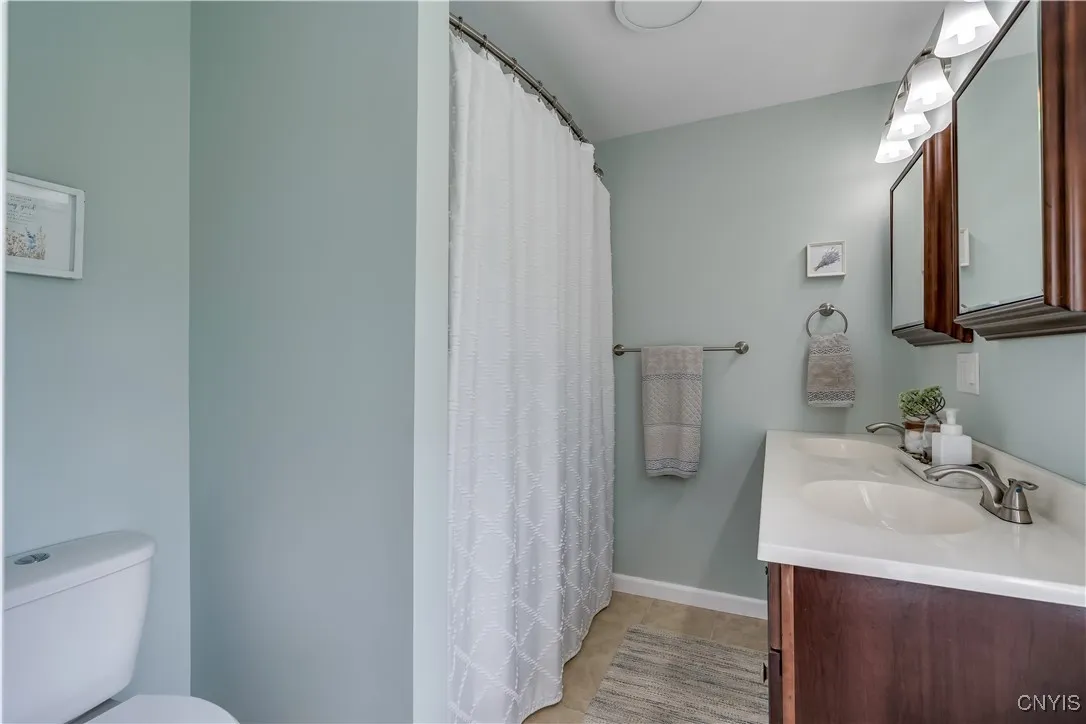 Primary bath

