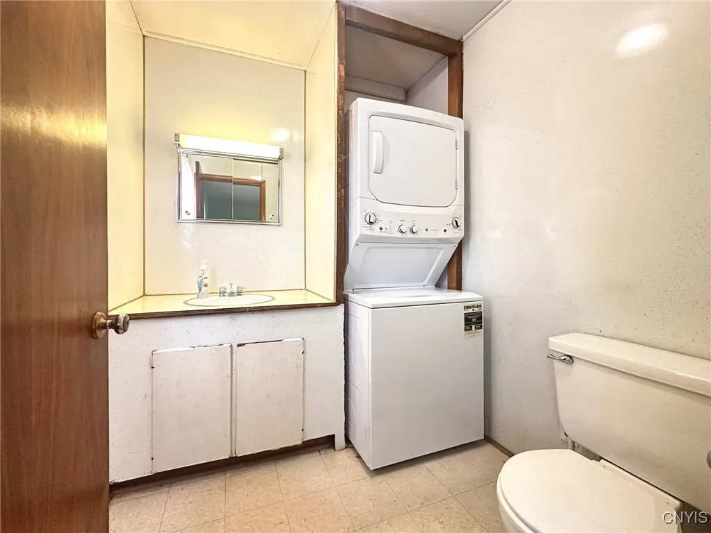 6858 Sholtz Road, Verona, New York 13478, Verona, New York 13478, 3 Bedrooms Bedrooms, 6 Rooms Rooms,1 BathroomBathrooms,Residential,For Sale,6858 Sholtz Road, Verona, New York 13478,0,S1634456