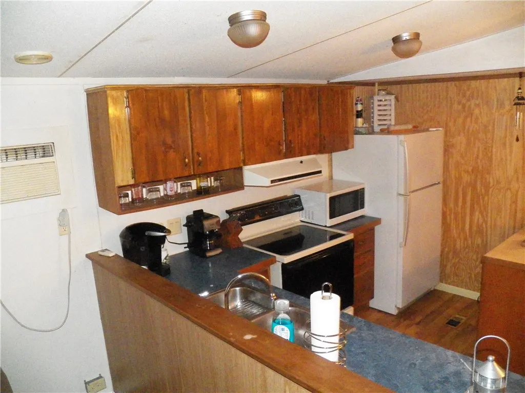 10 Vicks Place, Canadice, New York 14471, Canadice, New York 14471, 2 Bedrooms Bedrooms, 5 Rooms Rooms,1 BathroomBathrooms,Residential,Closed,10 Vicks Place, Canadice, New York 14471,0,R1634589