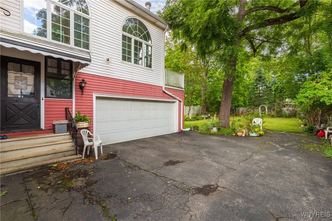 191 Long Avenue, Hamburg, New York 14075, Hamburg, New York 14075, 4 Bedrooms Bedrooms, 8 Rooms Rooms,1 BathroomBathrooms,Residential,For Sale,191 Long Avenue, Hamburg, New York 14075,0,B1634555