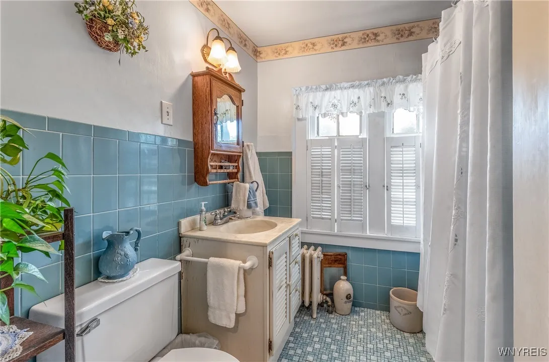 191 Long Avenue, Hamburg, New York 14075, Hamburg, New York 14075, 4 Bedrooms Bedrooms, 8 Rooms Rooms,1 BathroomBathrooms,Residential,For Sale,191 Long Avenue, Hamburg, New York 14075,0,B1634555