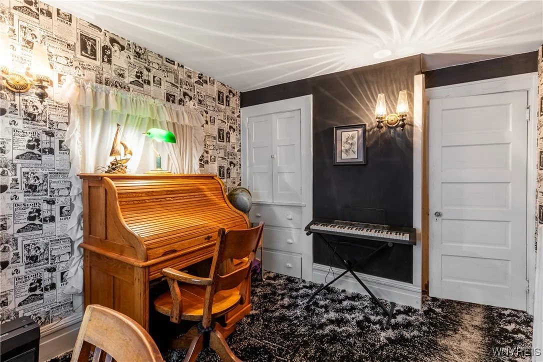 191 Long Avenue, Hamburg, New York 14075, Hamburg, New York 14075, 4 Bedrooms Bedrooms, 8 Rooms Rooms,1 BathroomBathrooms,Residential,For Sale,191 Long Avenue, Hamburg, New York 14075,0,B1634555