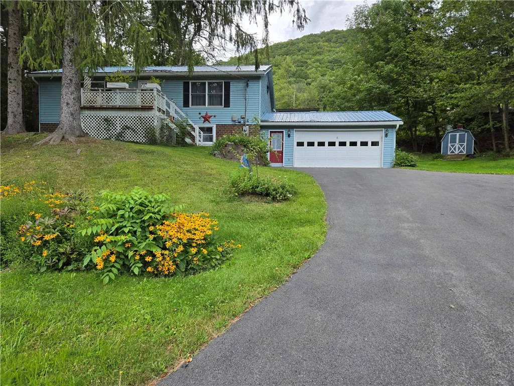 6 Fortunato Road, Hancock, New York 13783, Hancock, New York 13783, 2 Bedrooms Bedrooms, 7 Rooms Rooms,1 BathroomBathrooms,Residential,For Sale,6 Fortunato Road, Hancock, New York 13783,0,R1634260