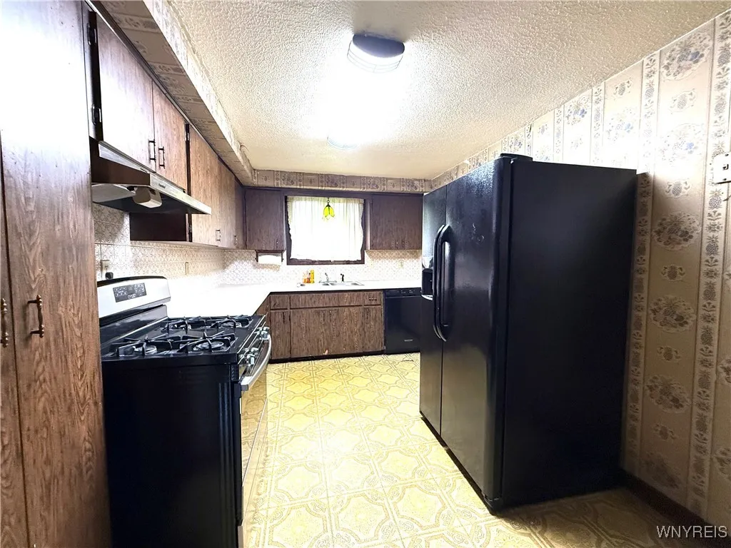 128 Bannard Avenue, Tonawanda, New York 14150, Tonawanda, New York 14150, 2 Bedrooms Bedrooms, 6 Rooms Rooms,1 BathroomBathrooms,Residential,For Sale,128 Bannard Avenue, Tonawanda, New York 14150,0,B1634321