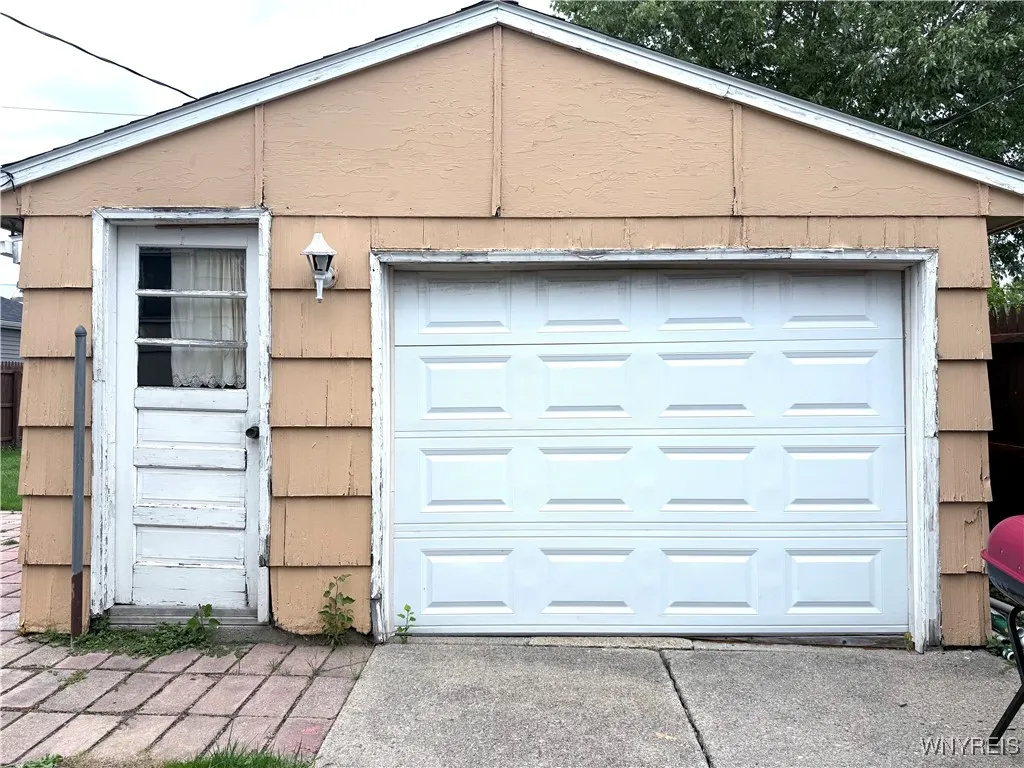 128 Bannard Avenue, Tonawanda, New York 14150, Tonawanda, New York 14150, 2 Bedrooms Bedrooms, 6 Rooms Rooms,1 BathroomBathrooms,Residential,For Sale,128 Bannard Avenue, Tonawanda, New York 14150,0,B1634321