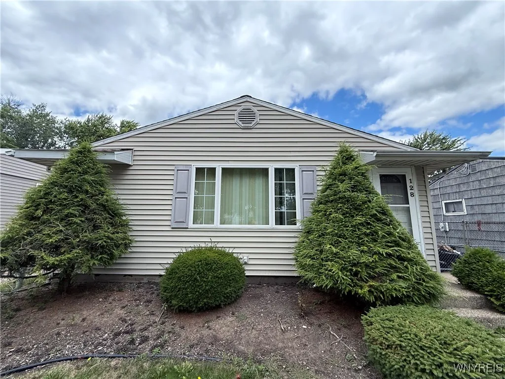 128 Bannard Avenue, Tonawanda, New York 14150, Tonawanda, New York 14150, 2 Bedrooms Bedrooms, 6 Rooms Rooms,1 BathroomBathrooms,Residential,For Sale,128 Bannard Avenue, Tonawanda, New York 14150,0,B1634321