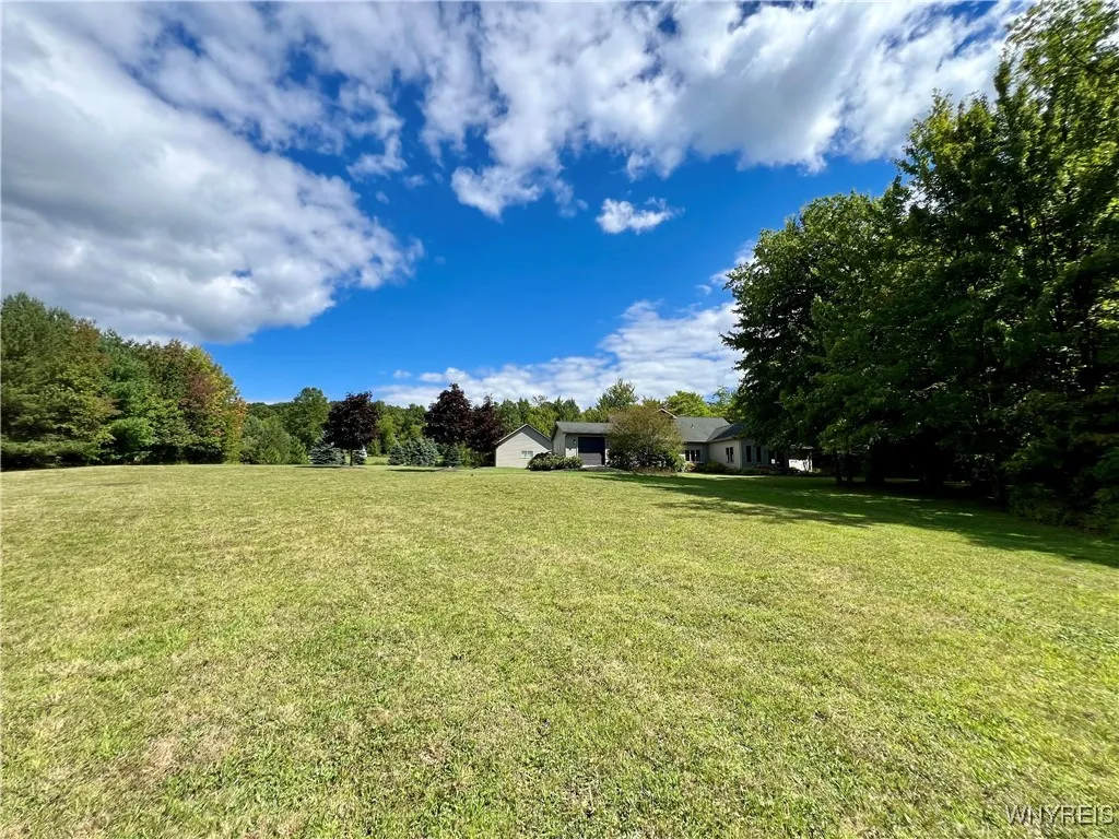 6191 Ward Road B, Boston, New York 14127, Boston, New York 14127, 3 Bedrooms Bedrooms, 7 Rooms Rooms,2 BathroomsBathrooms,Residential,Closed,6191 Ward Road B, Boston, New York 14127,0,B1627728