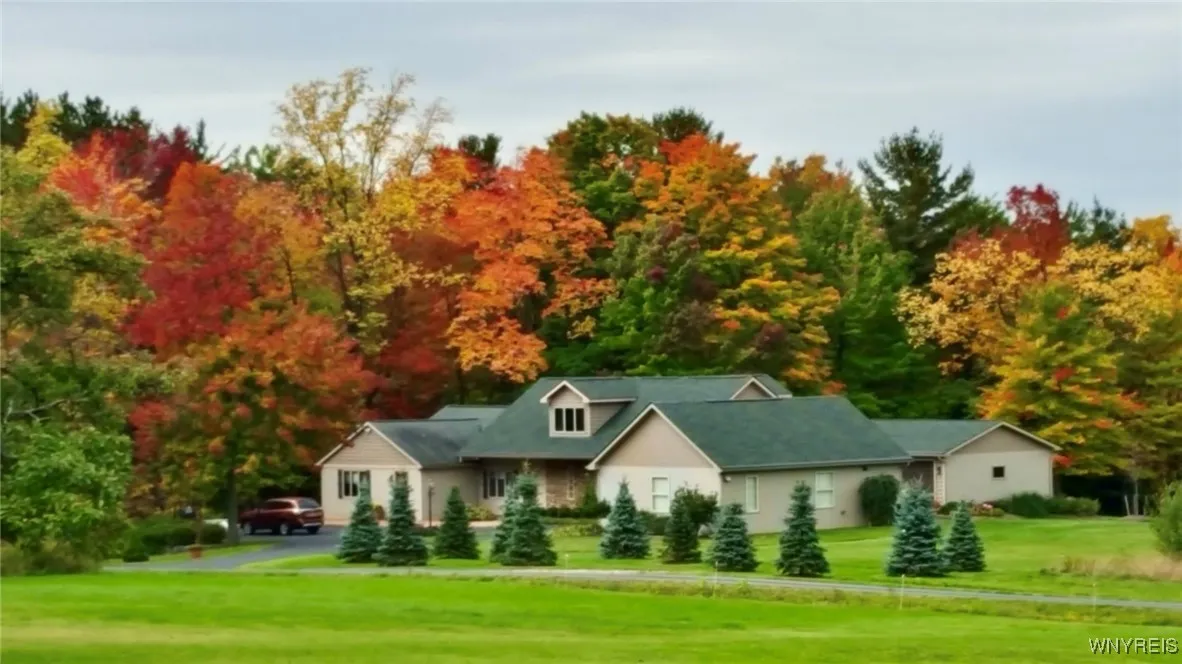 6191 Ward Road B, Boston, New York 14127, Boston, New York 14127, 3 Bedrooms Bedrooms, 7 Rooms Rooms,2 BathroomsBathrooms,Residential,Closed,6191 Ward Road B, Boston, New York 14127,0,B1627728