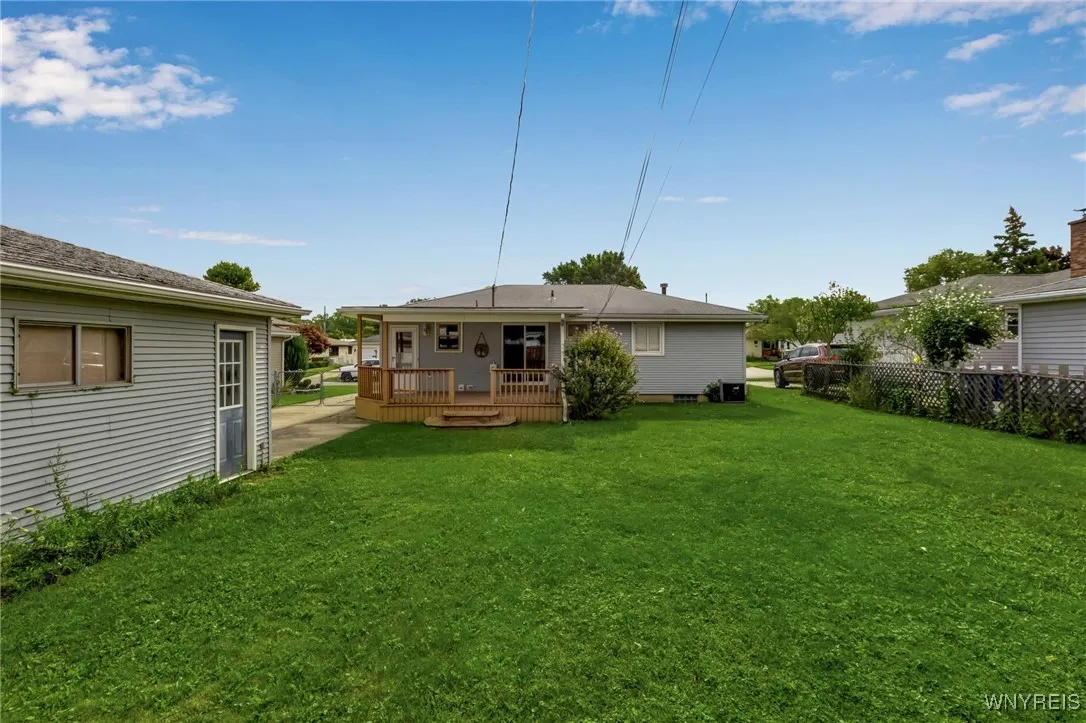 3416 Emerling Drive, Hamburg, New York 14219, Hamburg, New York 14219, 3 Bedrooms Bedrooms, 6 Rooms Rooms,1 BathroomBathrooms,Residential,For Sale,3416 Emerling Drive, Hamburg, New York 14219,0,B1634255