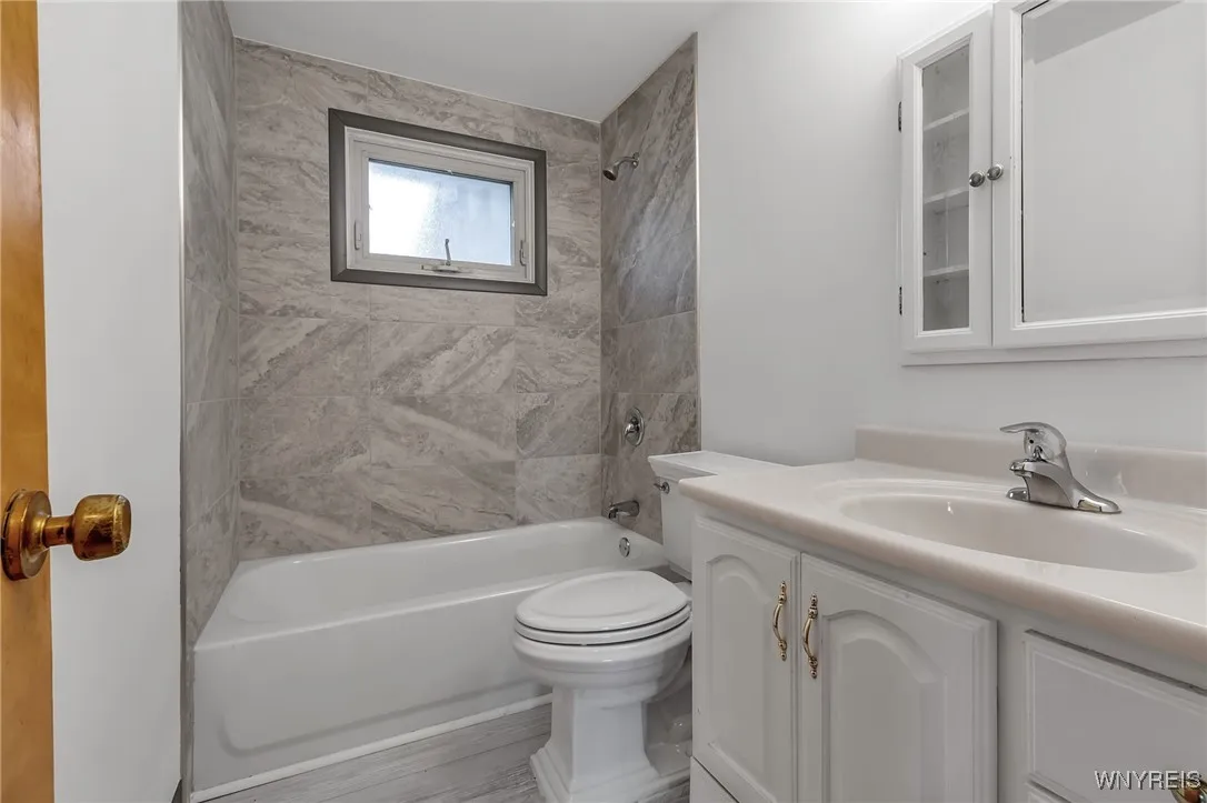 3416 Emerling Drive, Hamburg, New York 14219, Hamburg, New York 14219, 3 Bedrooms Bedrooms, 6 Rooms Rooms,1 BathroomBathrooms,Residential,For Sale,3416 Emerling Drive, Hamburg, New York 14219,0,B1634255