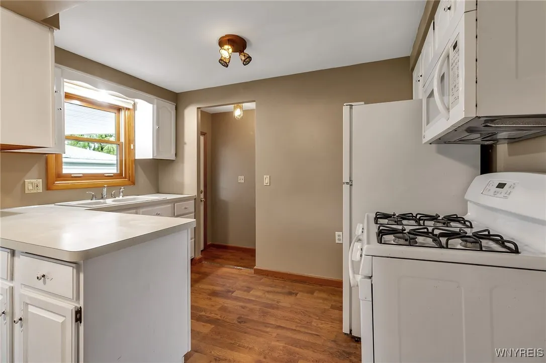 3416 Emerling Drive, Hamburg, New York 14219, Hamburg, New York 14219, 3 Bedrooms Bedrooms, 6 Rooms Rooms,1 BathroomBathrooms,Residential,For Sale,3416 Emerling Drive, Hamburg, New York 14219,0,B1634255
