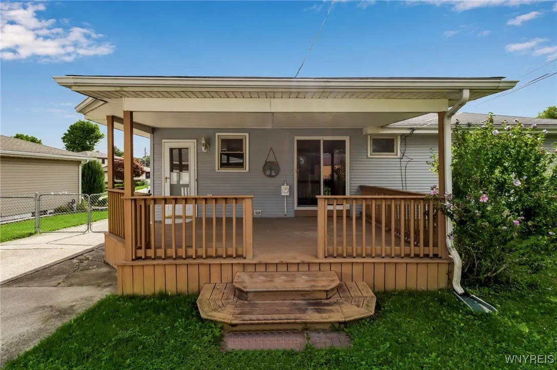 3416 Emerling Drive, Hamburg, New York 14219, Hamburg, New York 14219, 3 Bedrooms Bedrooms, 6 Rooms Rooms,1 BathroomBathrooms,Residential,Closed,3416 Emerling Drive, Hamburg, New York 14219,0,B1634255